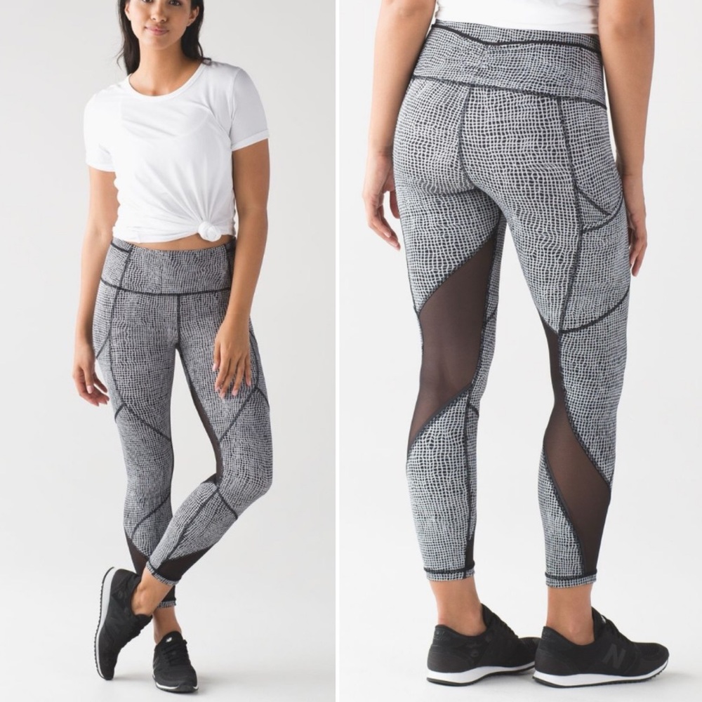 Lululemon Outrun Tight Fall Net White Black Side Pocket Workout Ankle Crop 4
